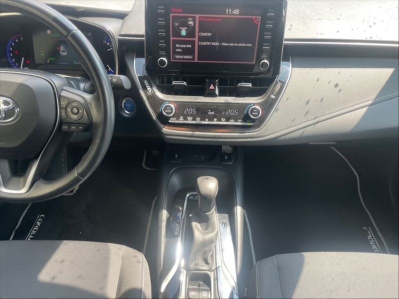 Toyota Corolla 1,8 HEV Comfort AT - fotka 10 z 11
