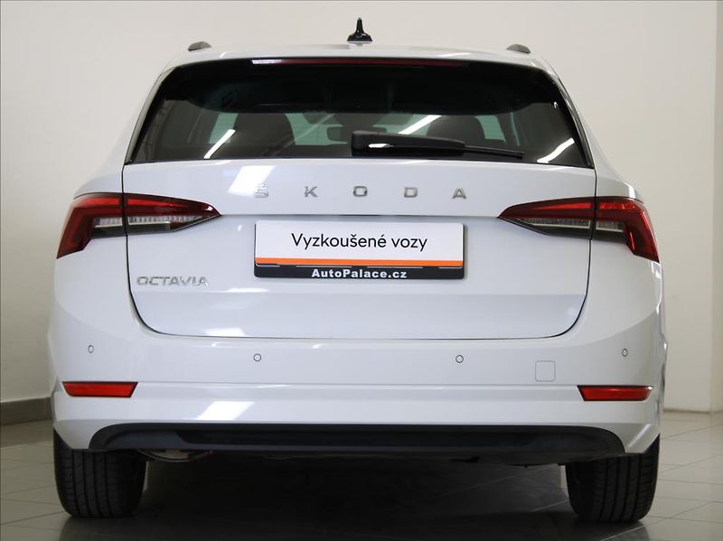 Škoda Octavia 2,0 TDi MT Ambition 37tkm. ČR - fotka 4 z 24