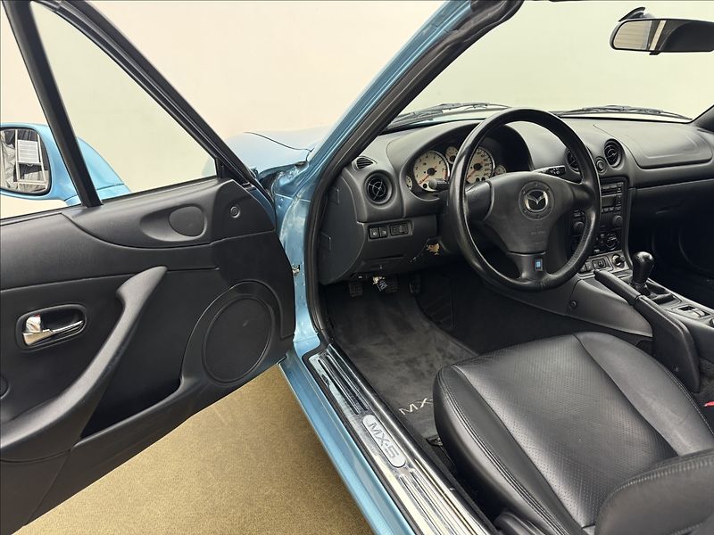 Mazda MX-5 1,8 i NAJETO 52TKM KŮŽE VÝHŘEV - fotka 13 z 34