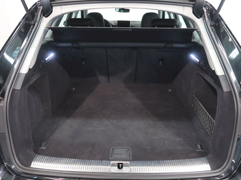 Audi A4 (2019) 40TDI 140KW 4x4 WEBASTO NAVI - fotka 36 z 39