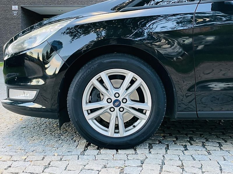 Ford Galaxy 2.0TDCi MANUÁL 7MÍST SENZORY - fotka 46 z 46