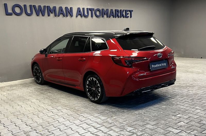 Toyota Corolla 1,8 HYBRID AT GR SPORT - fotka 17 z 18