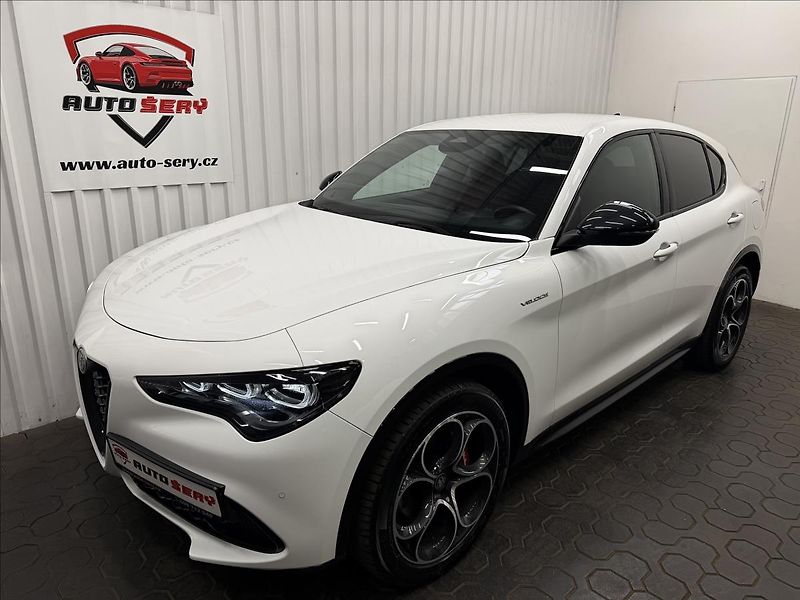 Alfa Romeo Stelvio VELOCE 154kW Q4 TAŽNÉ MATRIX - fotka 2 z 41