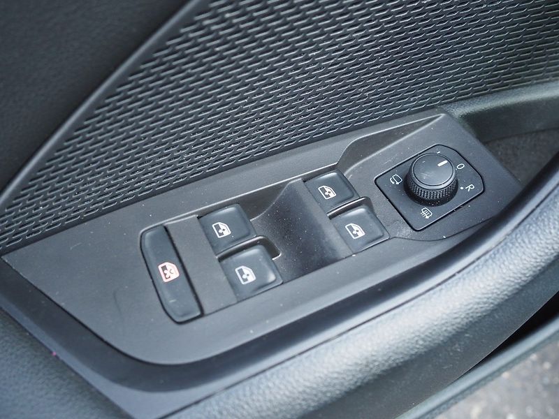 Škoda Octavia (2021) 2.0 TDI, Ambition, Navi - fotka 19 z 39