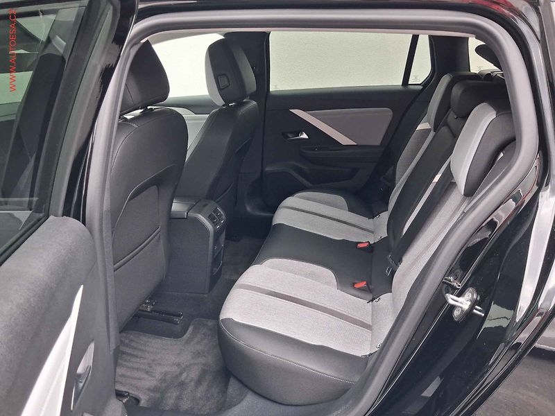 Opel Astra (2023) 1.5 CDTi Sports-Tourer, LED - fotka 10 z 19