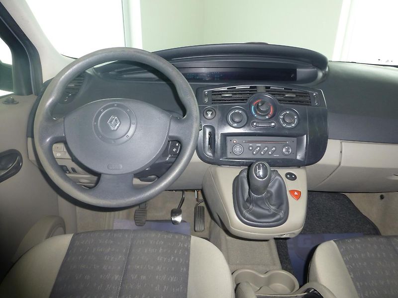 Renault Scénic (2006) 1,6 16V*STŘEŠNÍ NOSIČE**KLIMA* - fotka 18 z 26