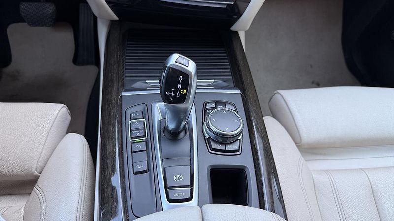 BMW X5 xDrive30d - fotka 11 z 21