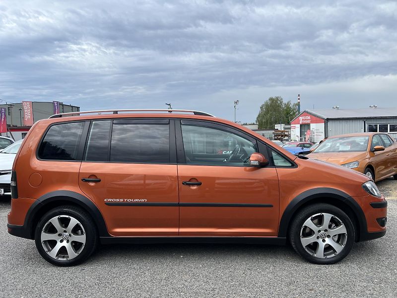 Volkswagen Touran Cross 1.4TSi 125KW DSG  - fotka 8 z 34