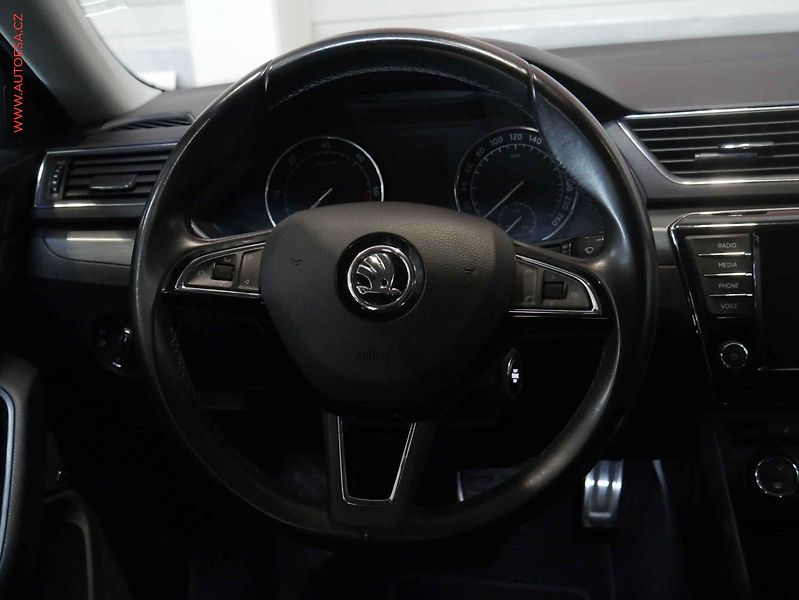Škoda Superb (2017) 2.0 TDi, ČR, Style, DSG - fotka 11 z 19
