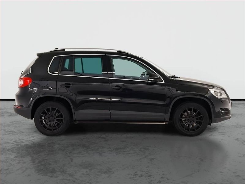 Volkswagen Tiguan (2009) 2.0 TSI, 4X4, Xenony - fotka 3 z 19