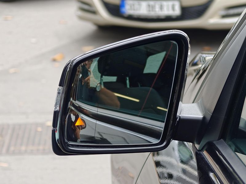 Mercedes-Benz GLE 350d 4M Plná výbava,2.maj - fotka 32 z 34