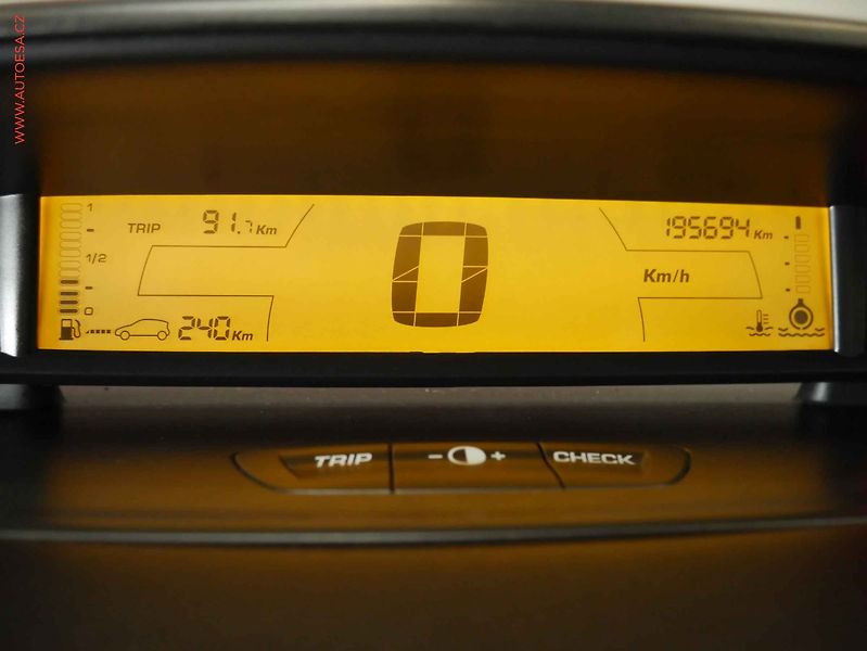 Citroën C4 (2006) 1.6i, AC, temp. - fotka 14 z 18