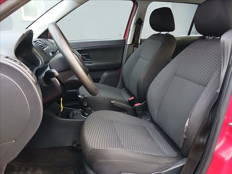 Škoda Fabia 1,2 KOMBI TAŽNÉ, LETNÍ + ZIMNÍ - fotka 9 z 16