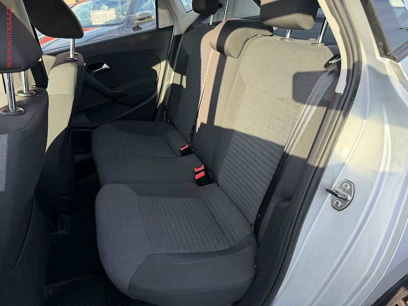 Volkswagen Polo (2009) 1.4, ČR, AC - fotka 10 z 15