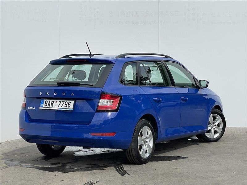 Škoda Fabia 1,0 TSI Combi Ambition Plus - fotka 3 z 24