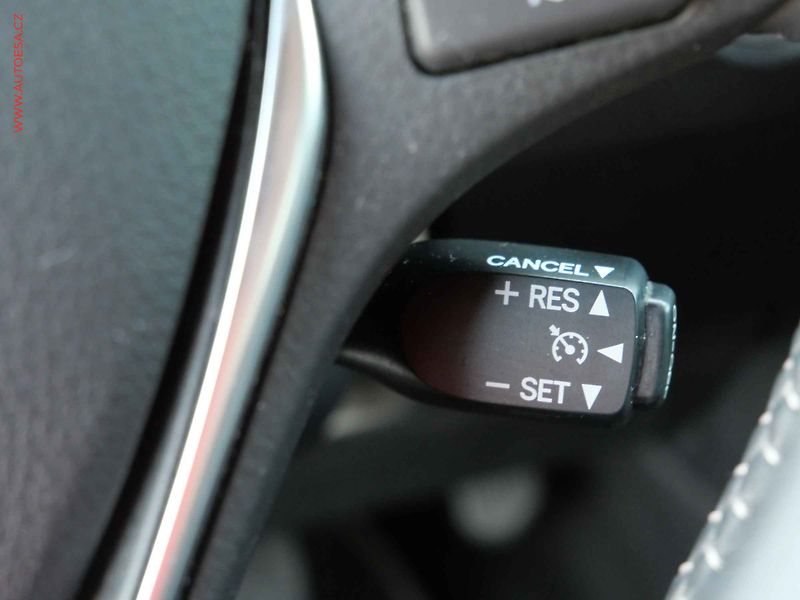 Toyota Auris (2017) 1.8 i, 1.maj,ČR, AT, LED - fotka 14 z 28