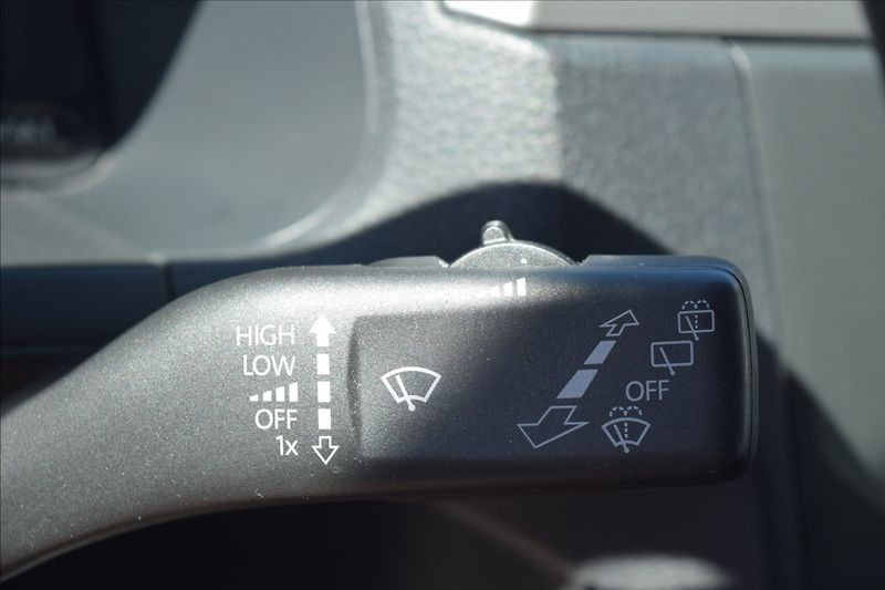 Volkswagen Caddy 2,0 TDI 75KW ODPOČET 2XPNEU - fotka 35 z 50