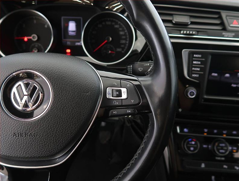 Volkswagen Touran (2016) Highline 1.6 TDI, Navi - fotka 17 z 19