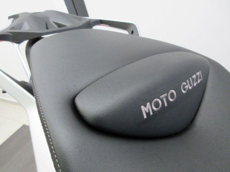 Moto Guzzi (2026) V85 TT E5+ - fotka 8 z 8