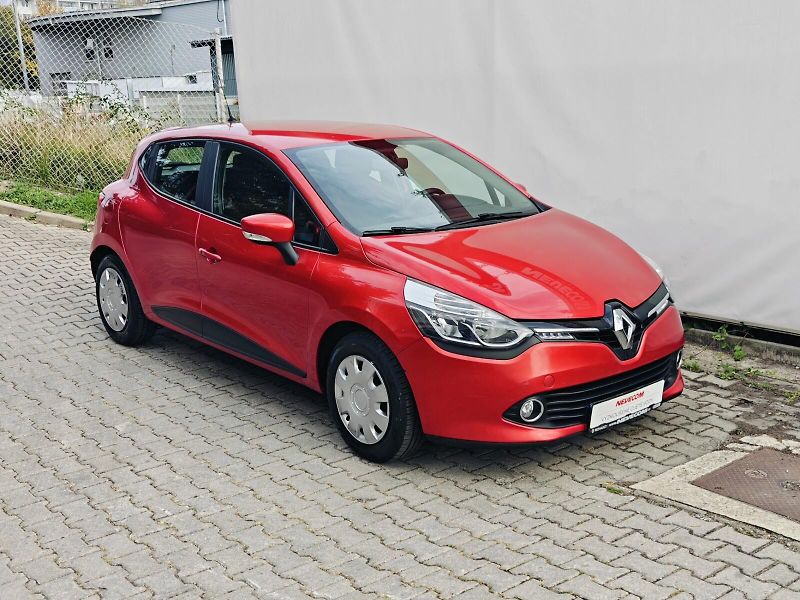 Renault Clio (2015) 1,2 16V 54 kW Limited - fotka 5 z 40