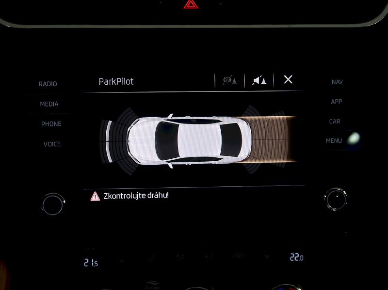 Škoda Octavia (2019) RS 2.0TSI 180KW DSG NAVI - fotka 29 z 39