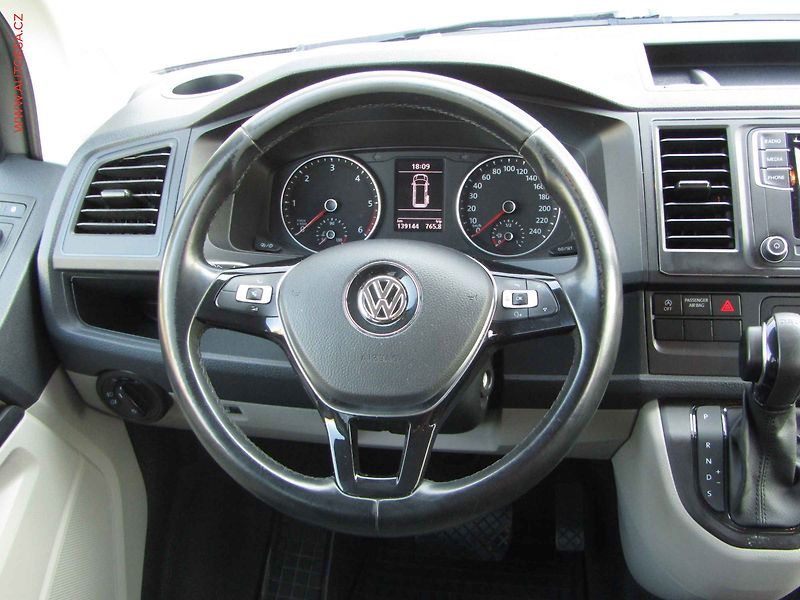 Volkswagen Transporter (2018) 2.0TDi 8míst, 2.maj,ČR - fotka 13 z 21