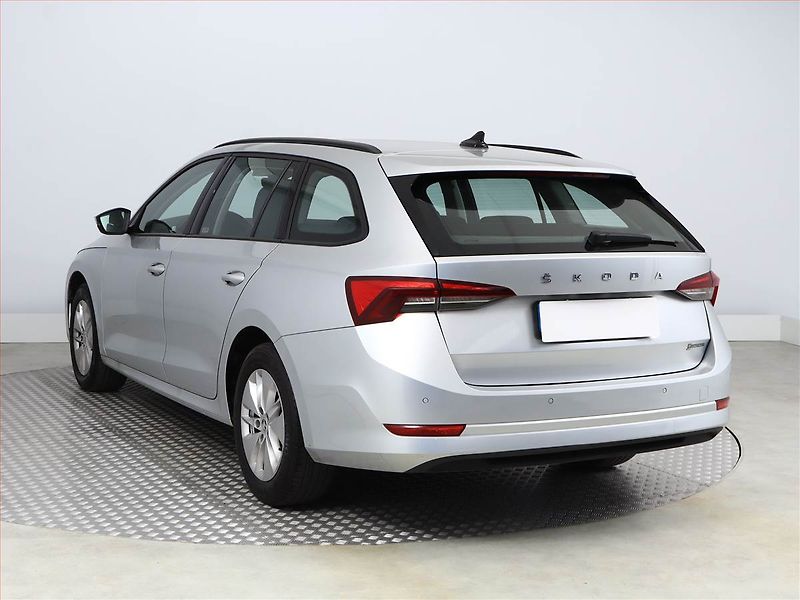 Škoda Octavia (2022) Ambition 2.0 TDI, ČR,1.maj - fotka 4 z 19