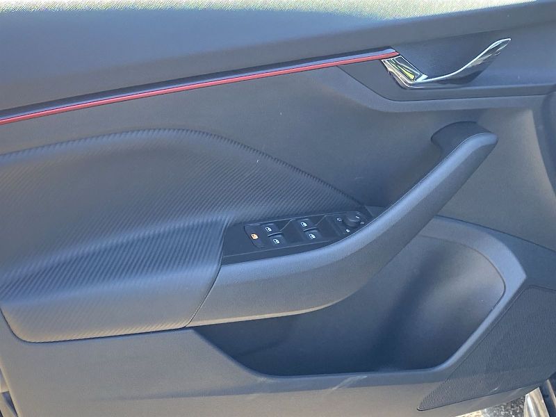 Škoda Kamiq (2025) 1.5 TSI DSG Monte Carlo - fotka 26 z 37
