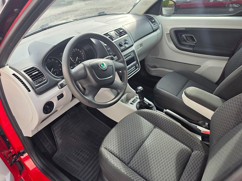Škoda Roomster (2010) 1.2 TSI DSG Serviska - fotka 8 z 31