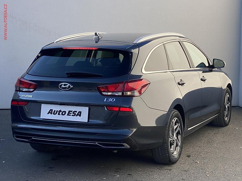 Hyundai i30 (2021) 1.6 CRDi, 2.maj,ČR, Smart - fotka 4 z 17