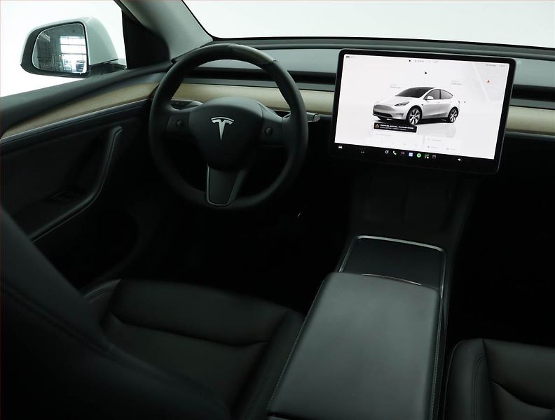 Tesla Model Y (2023) Long Range AWD 79kWh, SoH 90% - fotka 7 z 21