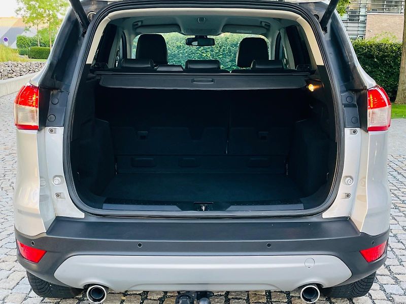 Ford Kuga 2.0TDCi MANUÁL TAŽNÉ SERVISKA - fotka 20 z 51