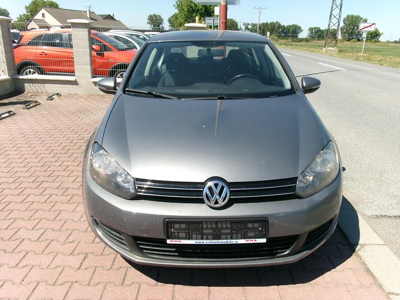 Volkswagen Golf (2010) 1,2TSI AUTOKLIMA - fotka 2 z 23