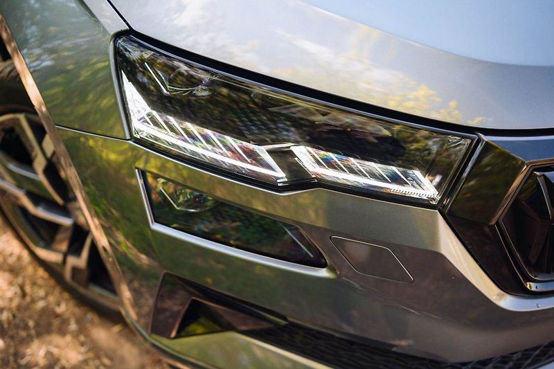 Škoda Karoq (2025) 2.0 TDI, 4X4, Navigace - fotka 7 z 32