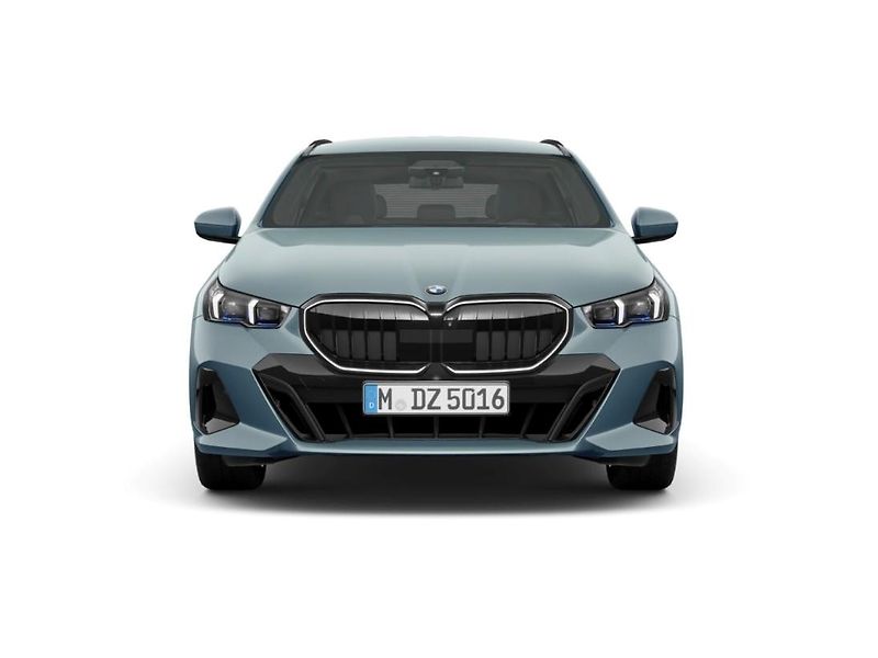 BMW Řada 5 520d xDrive Touring M-Sport - fotka 2 z 7