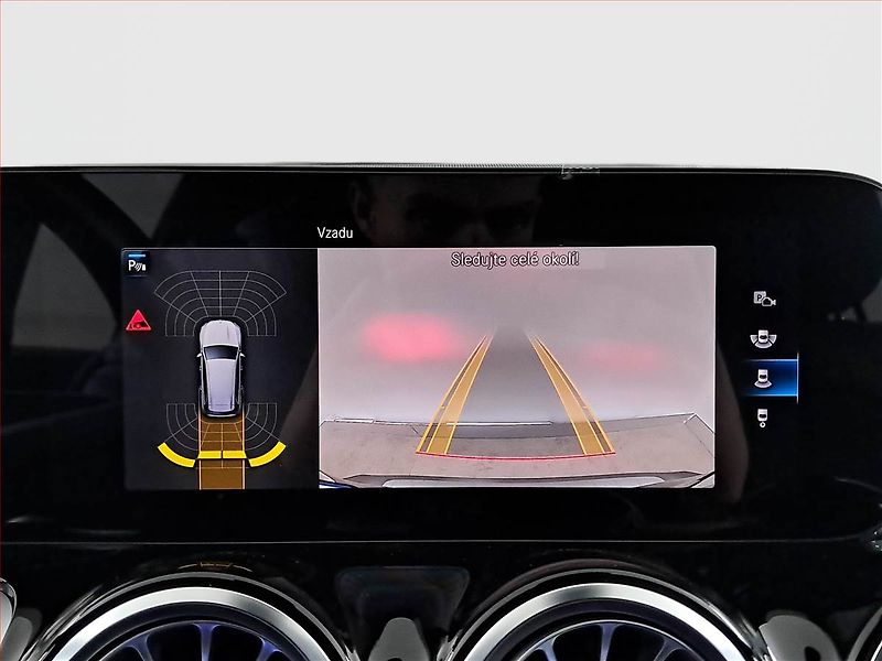 Mercedes-Benz GLB (2023) 200 d 4MATIC - fotka 16 z 23