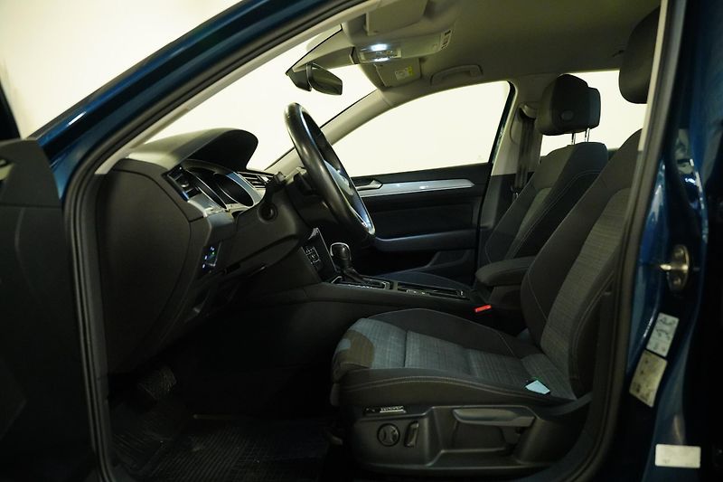 Volkswagen Passat - fotka 11 z 28