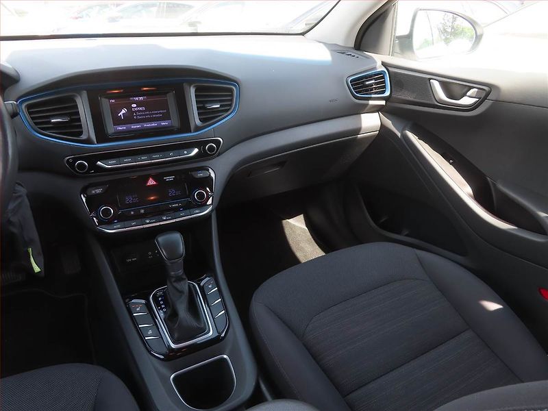 Hyundai Ioniq (2017) Hybrid, Automat, Serv.kniha - fotka 8 z 21