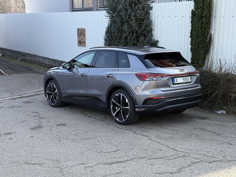 Audi Q4 e-tron  50 quattro S-LINE 21