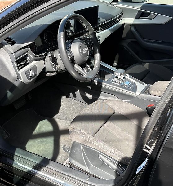 Audi A4 (2019) 2,0 TDI Mild Hybrid S tronic - fotka 9 z 25