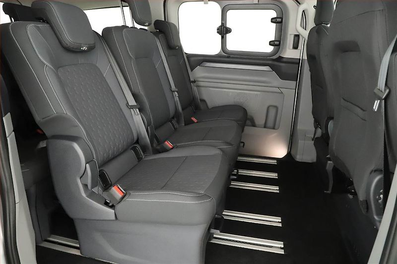 Ford Tourneo Custom (2025) 2.0 EcoBlue AWD - fotka 7 z 19