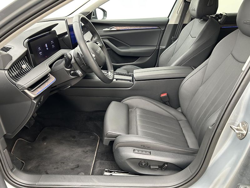 Škoda Superb 2.0 TDi L & K - fotka 6 z 33