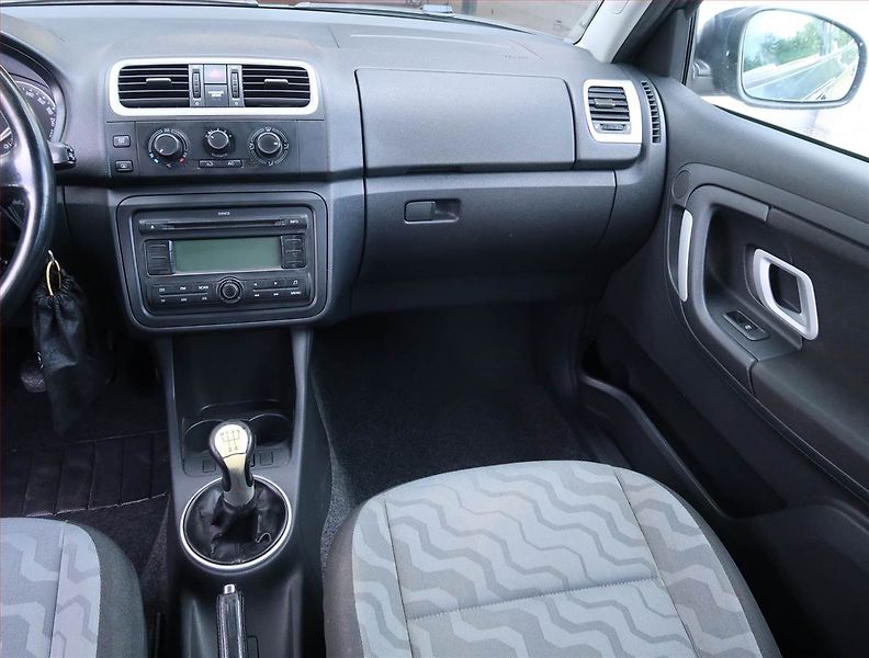 Škoda Fabia (2008) 1.9 TDI, Eko.zaplacen - fotka 8 z 14