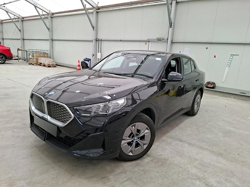 BMW iX2 (2024) xDrive30 | AWD - fotka 3 z 7