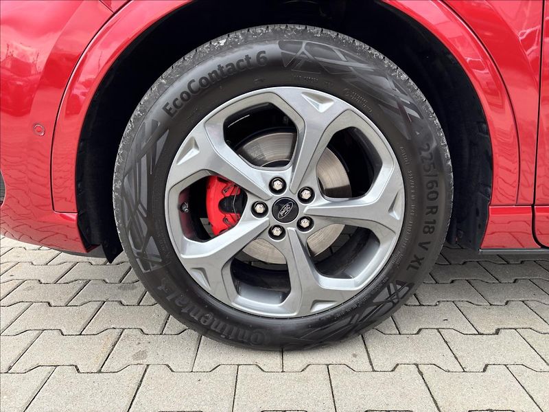 Ford Kuga 1,5 EcoBoost 111kW ST-Line X - fotka 9 z 40