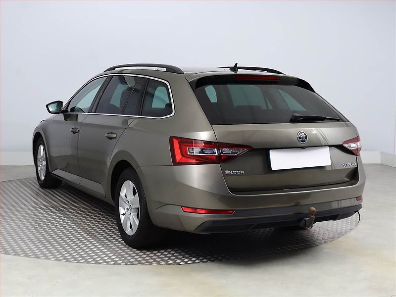 Škoda Superb (2016) 1.6 TDI, Automat - fotka 4 z 21