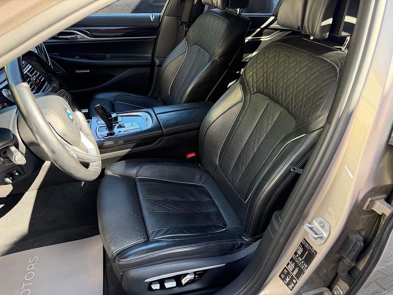 BMW Řada 7 740xD-R20-H&K-LASER-ČR - fotka 17 z 37