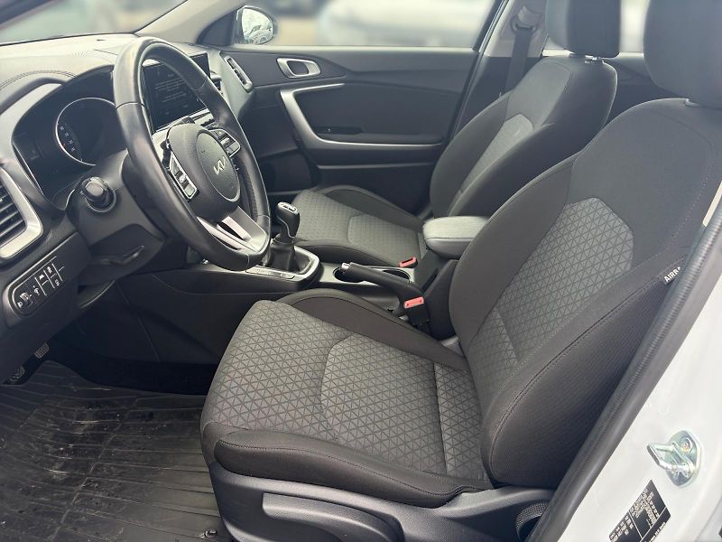 Kia Ceed (2024) SPIN 1.0T-GDI 74kW CZ DPH - fotka 7 z 11