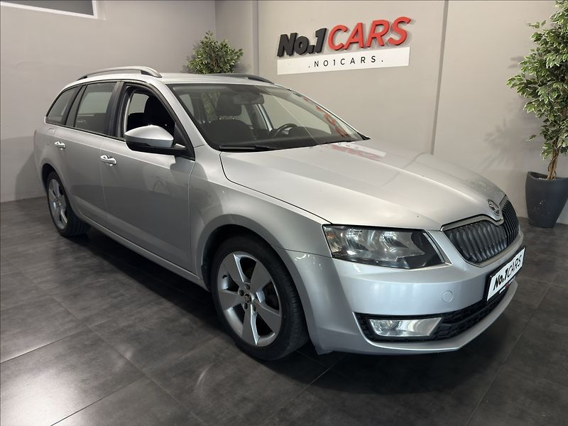 Škoda Octavia 1,6   TDI KEY-LESS TAŽNÉ ČR - fotka 2 z 29