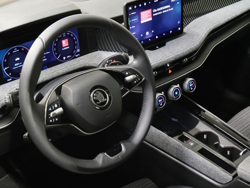 Škoda Superb - fotka 14 z 28